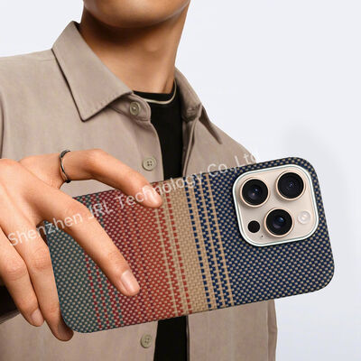 การปรับแต่งรูปแบบตะวันตก Super Thin Aramid Carbon Fiber Cover สําหรับ iPhone 17 Pro