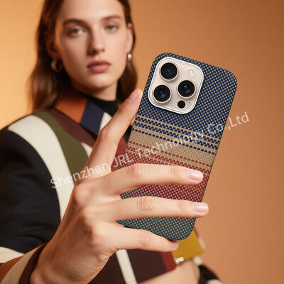 การปรับแต่งรูปแบบตะวันตก Super Thin Aramid Carbon Fiber Cover สําหรับ iPhone 17 Pro