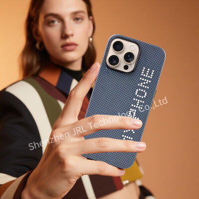 Glow In The Dark Super Light Aramid โทรศัพท์เคลื่อนไหวจากใยคาร์บอน สําหรับ iPhone 17 Pro